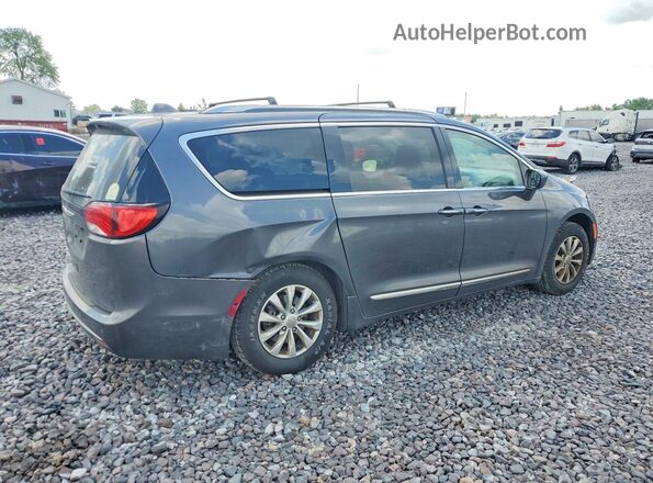 2C4RC1BG0JR149563 2018 CHRYSLER PACIFICA Gray Trasero derecho
