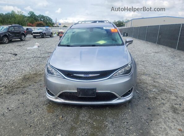 2C4RC1BG0JR322742 2018 CHRYSLER PACIFICA Серебряный Вид спереди