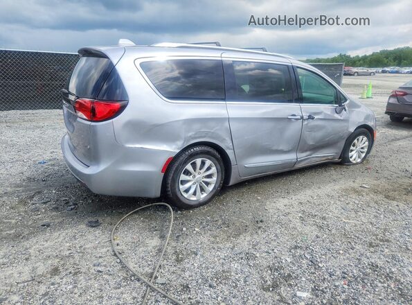 2C4RC1BG0JR322742 2018 CHRYSLER PACIFICA Серебряный Задняя правая четверть