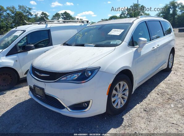 2C4RC1BG0KR526751 2019 CHRYSLER PACIFICA Белый Передняя левая четверть