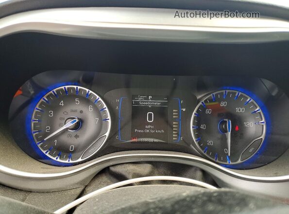 2C4RC1BG0KR550239 2019 CHRYSLER PACIFICA White ხელსაწყოთა პანელის ხედი