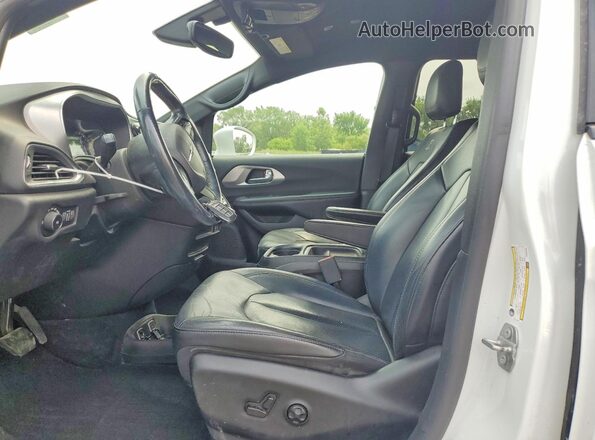 2C4RC1BG0KR550239 2019 CHRYSLER PACIFICA White წინა სალონის ხედი