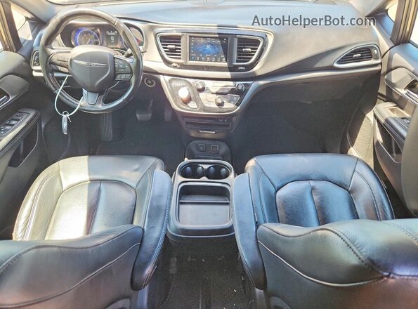 2C4RC1BG0KR570362 2019 CHRYSLER PACIFICA Gray Вид панелі приладів