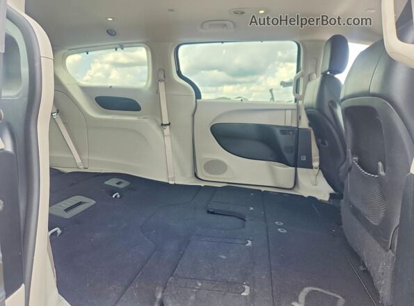 2C4RC1BG0KR603571 2019 CHRYSLER PACIFICA Silver Вид задньої частини салону