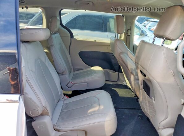 2C4RC1BG0MR528437 2021 CHRYSLER PACIFICA White Вид задньої частини салону