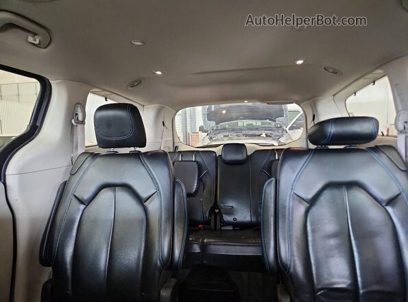 2C4RC1BG0MR601144 2021 CHRYSLER PACIFICA Gray Rear seats view