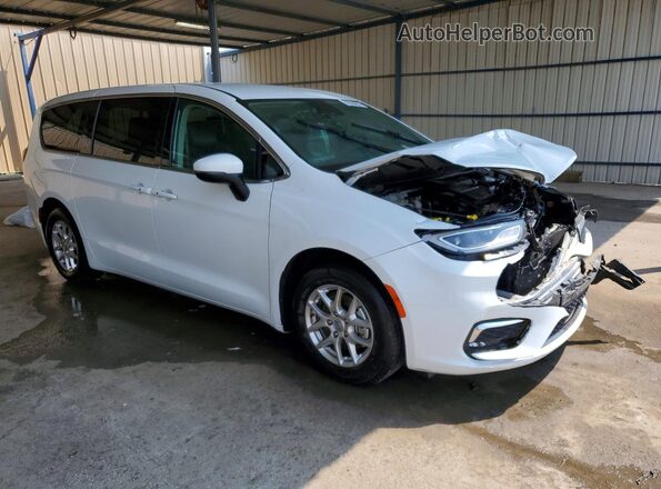 2C4RC1BG0PR587282 2023 CHRYSLER PACIFICA Белый Передняя правая четверть