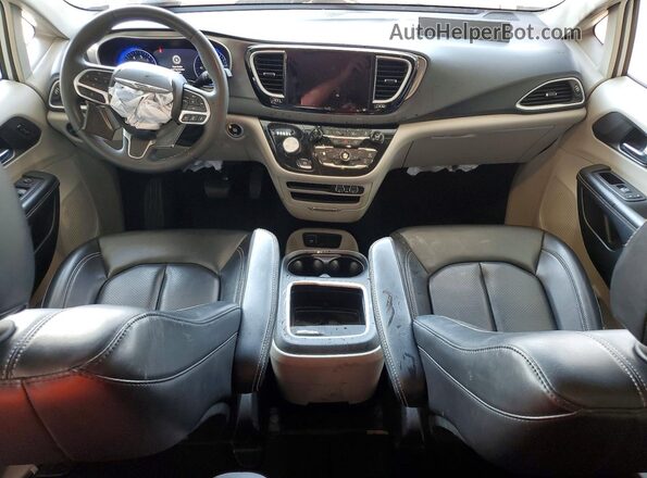 2C4RC1BG0PR587282 2023 CHRYSLER PACIFICA Белый Вид панели приборов