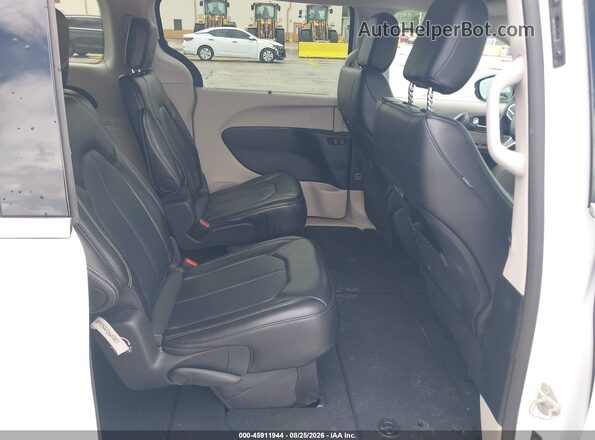 2C4RC1BG0RR168013 2024 CHRYSLER PACIFICA White VIN კოდის სტიკერის ხედი