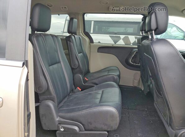 2C4RC1BG1GR159446 2016 CHRYSLER TOWN Gold Vista interior trasera