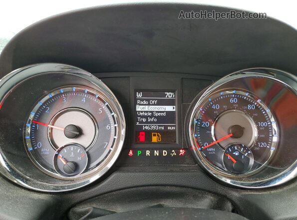 2C4RC1BG1GR159446 2016 CHRYSLER TOWN Gold Vista del cuadro de instrumentos