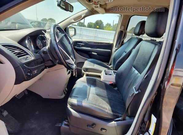 2C4RC1BG1GR165411 2016 CHRYSLER TOWN Черный Вид салона спереди