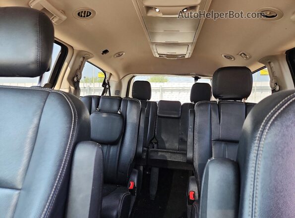 2C4RC1BG1GR165411 2016 CHRYSLER TOWN Черный Вид задних сидений
