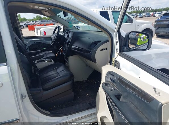 2C4RC1BG1GR206488 2016 CHRYSLER TOWN & COUNTRY White Widok wnętrza z przodu
