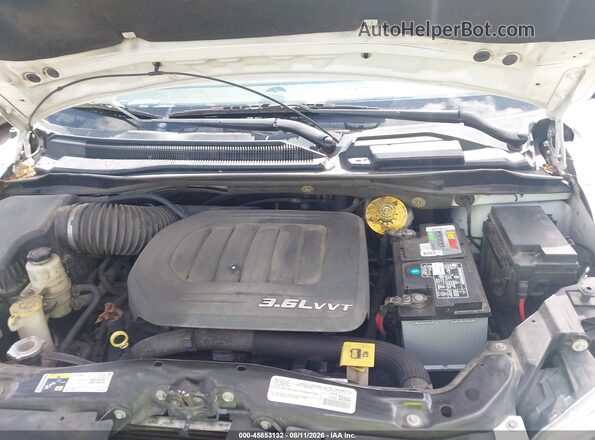 2C4RC1BG1GR206488 2016 CHRYSLER TOWN & COUNTRY White Widok z tyłu