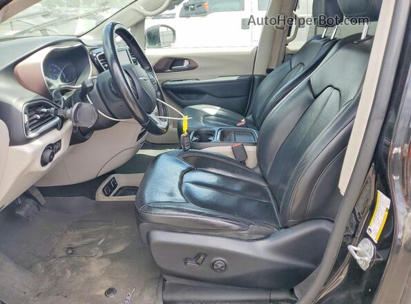 2C4RC1BG1JR356155 2018 CHRYSLER PACIFICA Black Front interior view