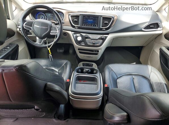 2C4RC1BG1JR356155 2018 CHRYSLER PACIFICA Black Dashboard view