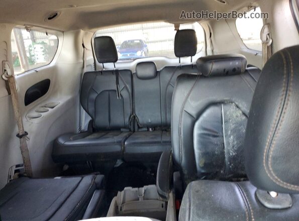 2C4RC1BG1LR275238 2020 CHRYSLER PACIFICA White Вид задніх сидінь