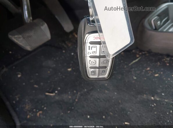 2C4RC1BG1TR217033 2026 CHRYSLER PACIFICA Черный Вид панели приборов