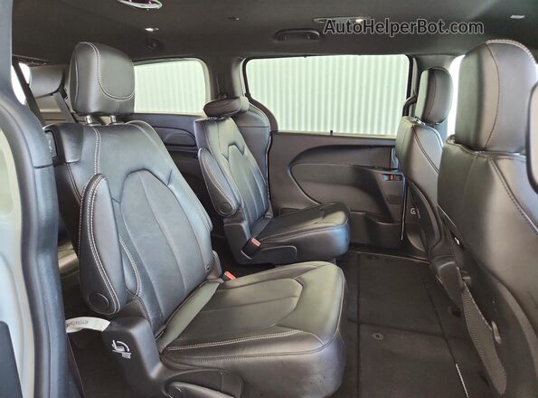 2C4RC1BG1VR568284 2027 CHRYSLER PACIFICA White Vista interior trasera