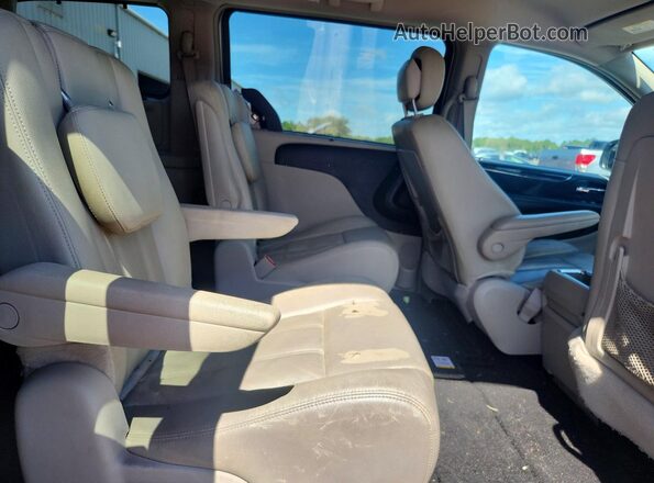 2C4RC1BG2GR137892 2016 CHRYSLER TOWN Silver Vista interior trasera