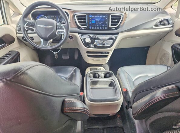 2C4RC1BG2HR815929 2017 CHRYSLER PACIFICA White Вид панелі приладів