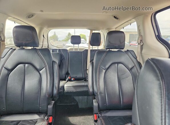 2C4RC1BG2HR815929 2017 CHRYSLER PACIFICA White Вид задніх сидінь
