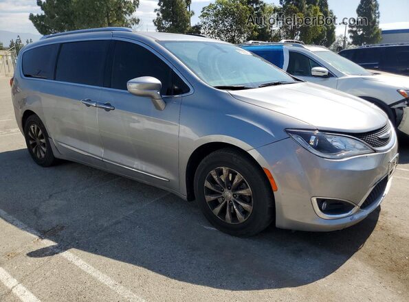 2C4RC1BG2JR233691 2018 CHRYSLER PACIFICA Silver Front right