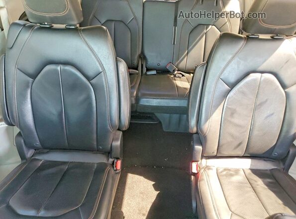 2C4RC1BG2JR233691 2018 CHRYSLER PACIFICA Silver Rear seats view