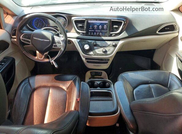 2C4RC1BG2JR233691 2018 CHRYSLER PACIFICA Silver Dashboard view