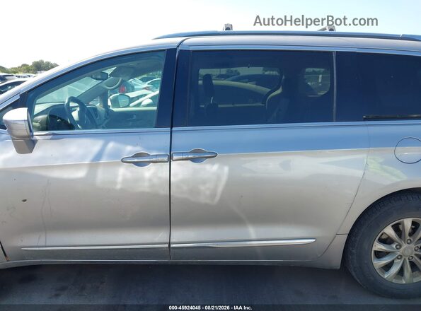 2C4RC1BG2JR290781 2018 CHRYSLER PACIFICA Gray სალონის 360-გრადუსიანი ხედი