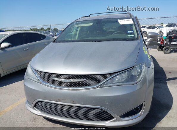 2C4RC1BG2JR290781 2018 CHRYSLER PACIFICA Gray ხელსაწყოთა პანელის ხედი