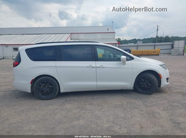 2C4RC1BG2KR507425 2019 CHRYSLER PACIFICA White Widok wnętrza z tyłu
