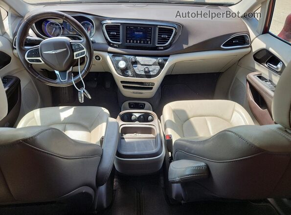 2C4RC1BG2KR526556 2019 CHRYSLER PACIFICA Burgundy Widok deski rozdzielczej