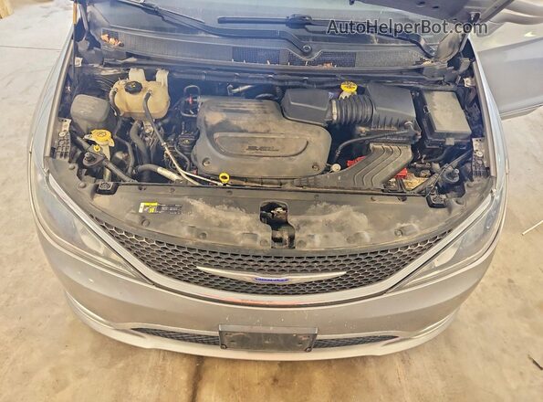 2C4RC1BG2KR539825 2019 CHRYSLER PACIFICA Silver 