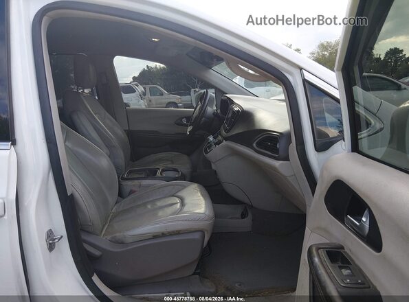 2C4RC1BG2LR140091 2020 CHRYSLER PACIFICA White Vista interior delantera
