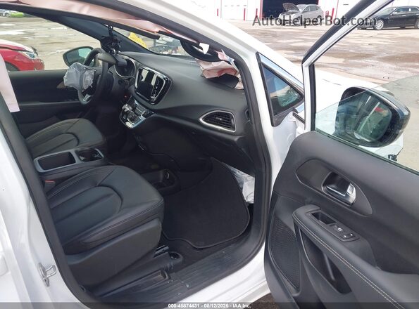 2C4RC1BG2TR186388 2026 CHRYSLER PACIFICA White Front interior view