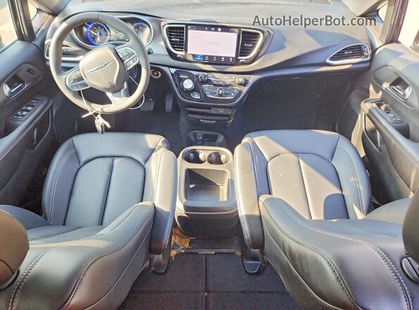 2C4RC1BG2TR281775 2026 CHRYSLER PACIFICA Черный Вид панели приборов