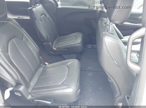 2C4RC1BG2VR562753 2027 CHRYSLER PACIFICA White Вид наклейки з VIN-кодом