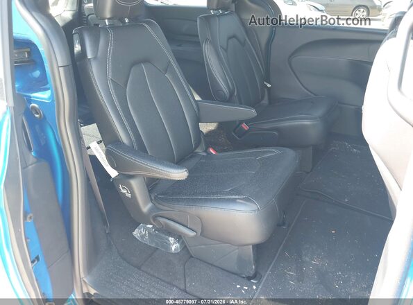 2C4RC1BG2VR567290 2027 CHRYSLER PACIFICA Blue Widok naklejki z numerem VIN