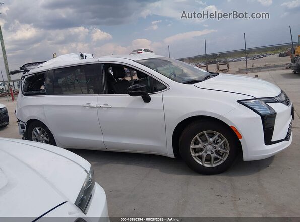 2C4RC1BG2VR572554 2027 CHRYSLER PACIFICA Белый Вид щитка приборов