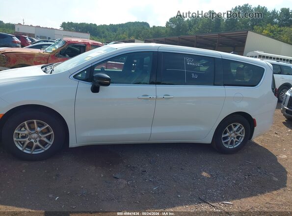 2C4RC1BG2VR575826 2027 CHRYSLER PACIFICA White Սալոնի 360 աստիճան տեսք