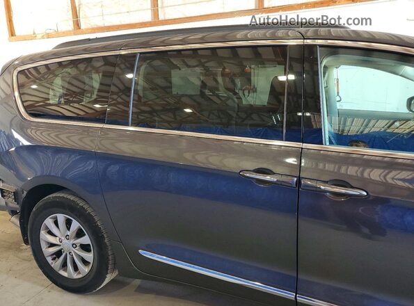 2C4RC1BG3HR569876 2017 CHRYSLER PACIFICA Серый Вид задней части салона