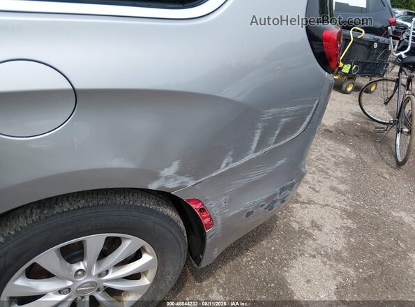 2C4RC1BG3JR315607 2018 CHRYSLER PACIFICA Silver Вид спереду