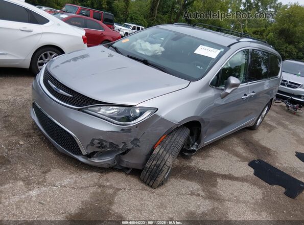 2C4RC1BG3JR315607 2018 CHRYSLER PACIFICA Silver Передня ліва чверть