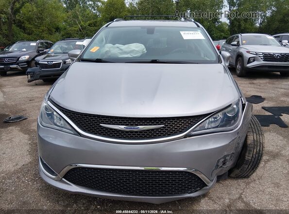 2C4RC1BG3JR315607 2018 CHRYSLER PACIFICA Silver Вид щитка приладів