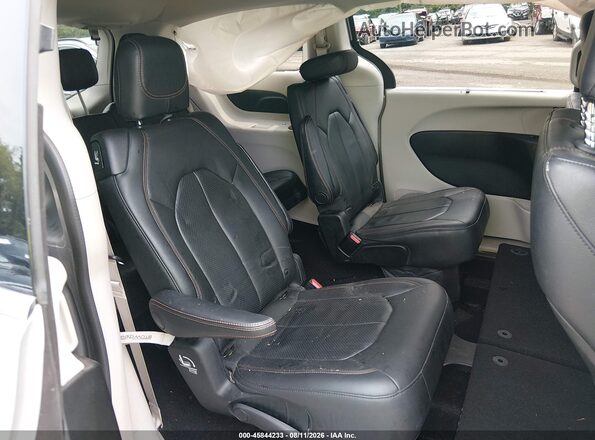 2C4RC1BG3JR315607 2018 CHRYSLER PACIFICA Silver Вид наклейки з VIN-кодом