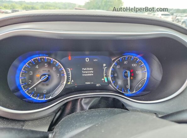 2C4RC1BG3JR317616 2018 CHRYSLER PACIFICA White Вид щитка приладів