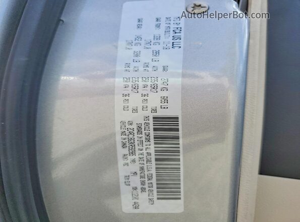 2C4RC1BG3KR592985 2019 CHRYSLER PACIFICA Silver Widok wnętrza 360 stopni