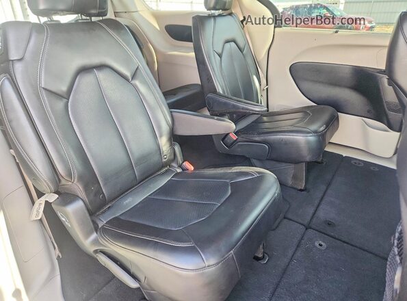 2C4RC1BG3PR627631 2023 CHRYSLER PACIFICA Black Rear interior view